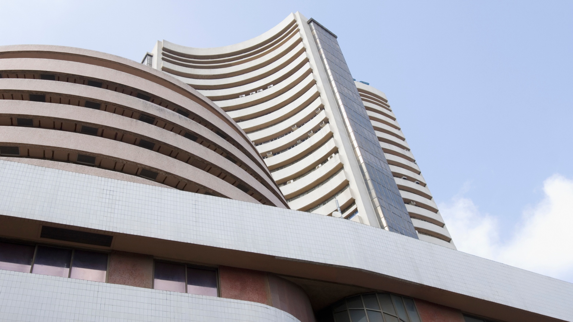 A photo of the stock exchange in Mumbai.